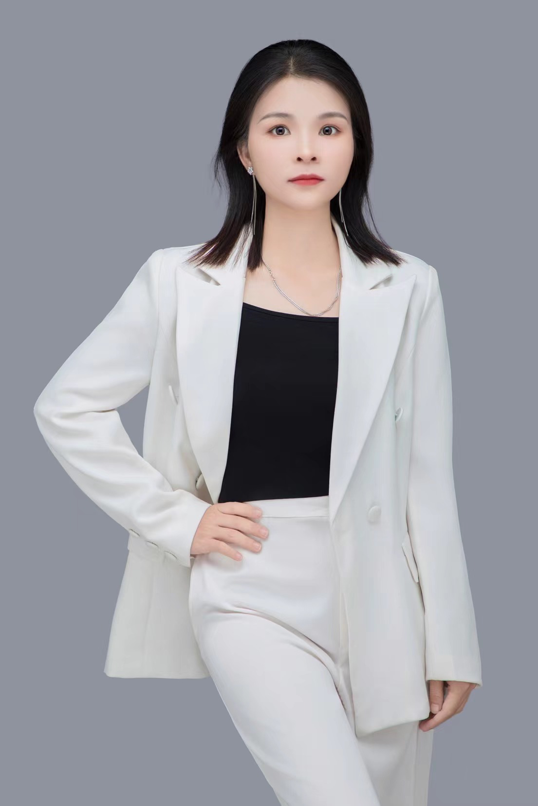李益芳