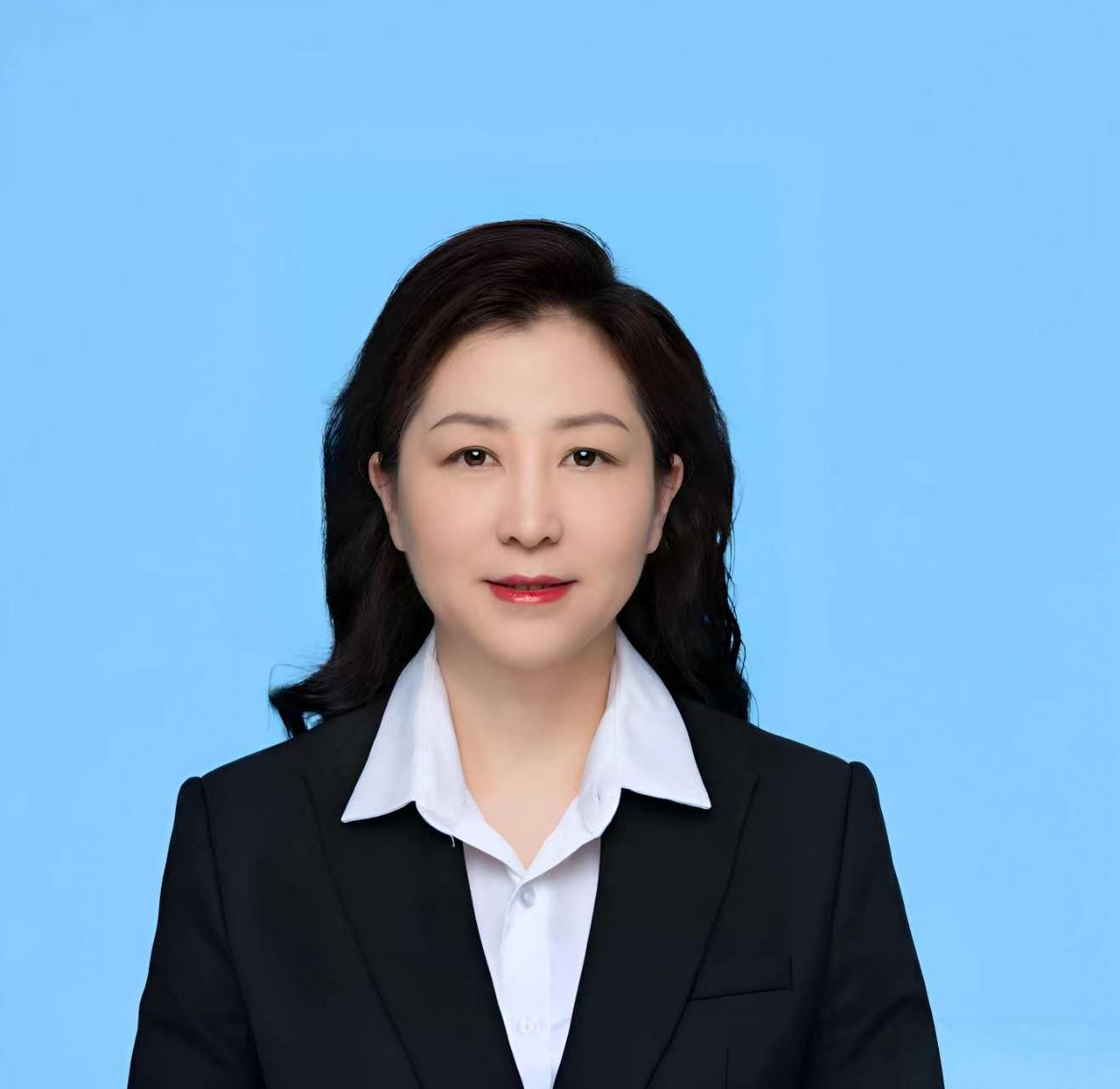 张莹